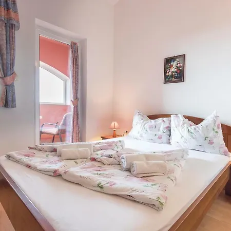 Four Bedroom In Krnica