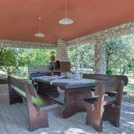 Appartement Four Bedroom In *