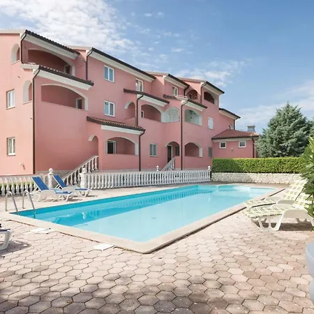 Four Bedroom In Appartement